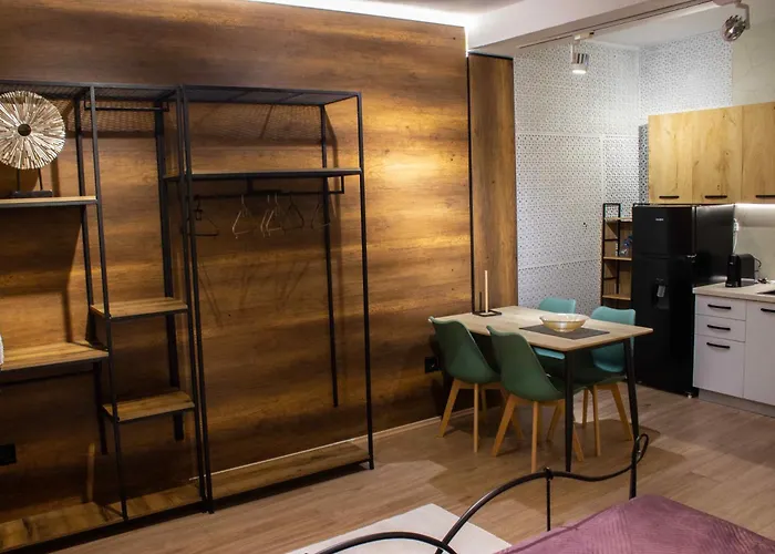 Bllok Spot - * ティラナ