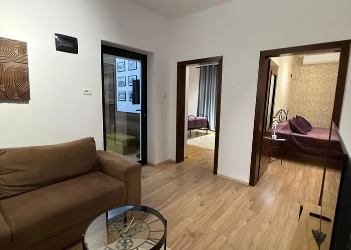 Bllok Spot - ティラナ